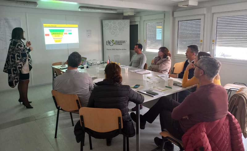 Tridesetak županijskih komunalaca na edukaciji u Centru za gospodarenje otpadom – od siječnja 2023. CGO kreće s probnim radom